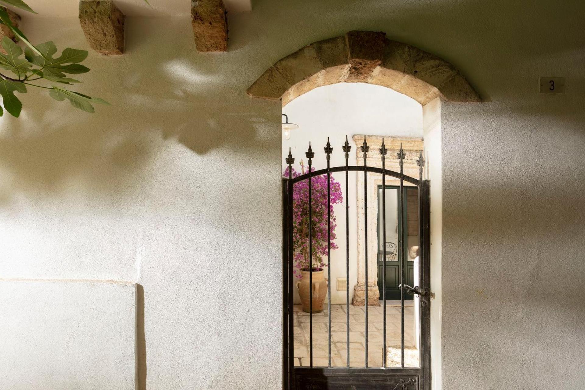 Bed and Breakfast Don Alfonso Dimora D'Epoca Ракале Экстерьер фото